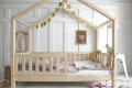 Domečková postel HouseBed Plotek