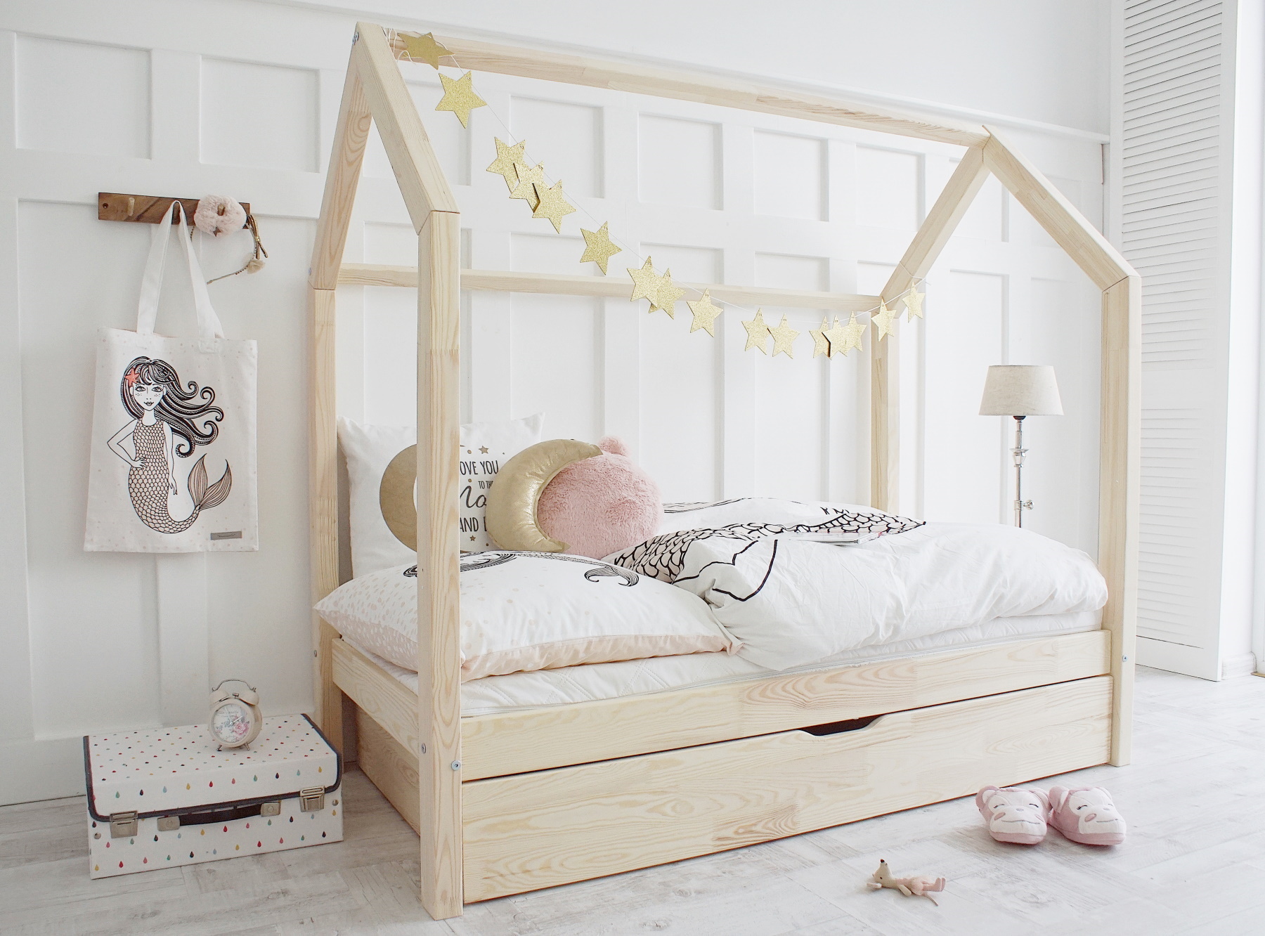 Domečková postel Classic Plus