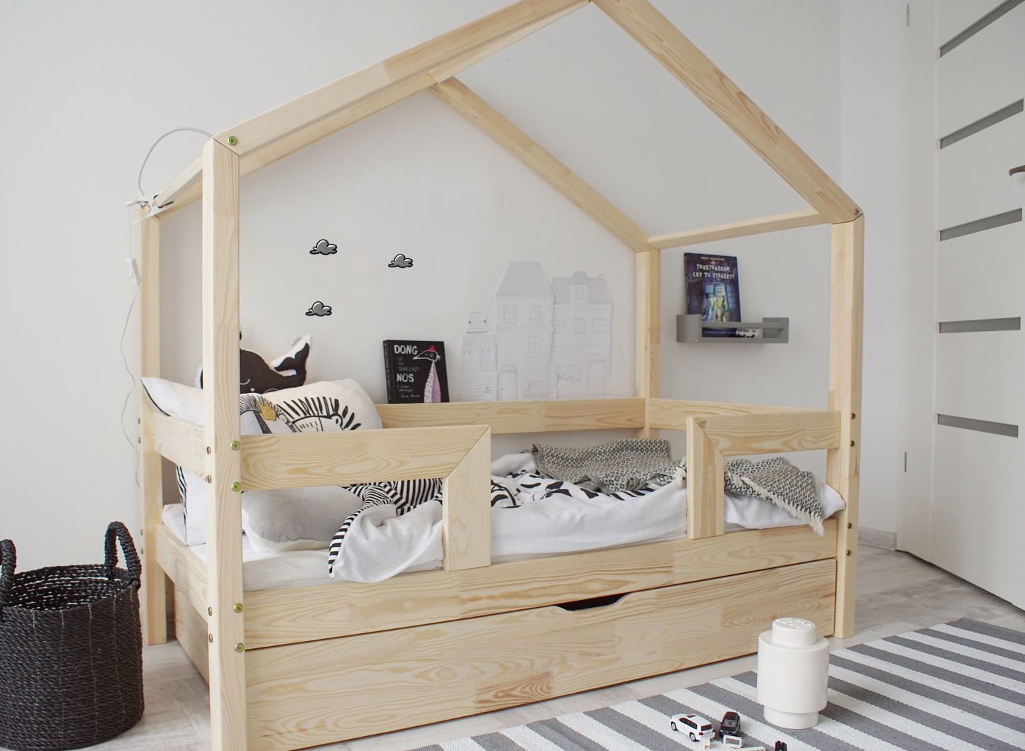 Domečková postel HouseBed Prosta Duo Plus